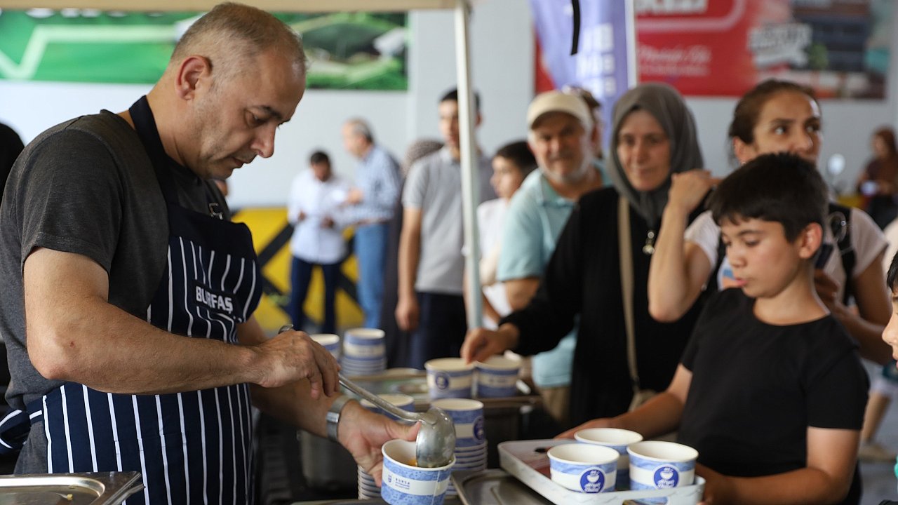 Aşure ikramları Gürsu'da devam etti