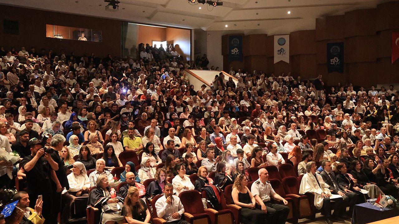 Başkan Vekili Şahin Biba’dan genç mimarlara tavsiye: “En büyük başarınız mesleğinizi vicdan ve ahlakla yapmak olacaktır”