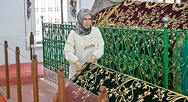 Bursa’da hanedan türbelerindeki puşideler yenileniyor