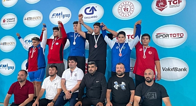 Minikler Güreş Türkiye Şampiyonası’na büyükşehir damgası!