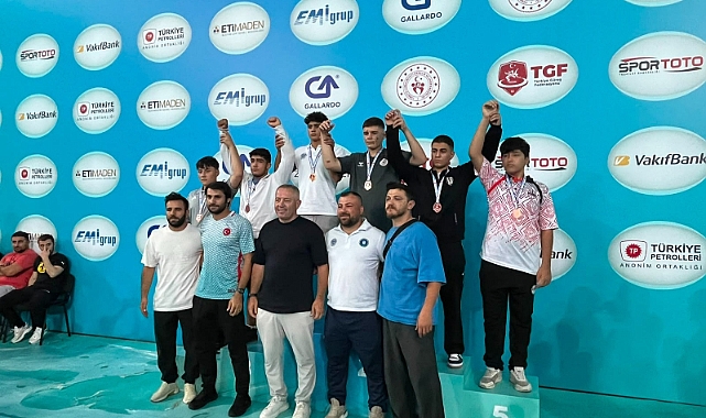 Minikler Güreş Türkiye Şampiyonası’na büyükşehir damgası!