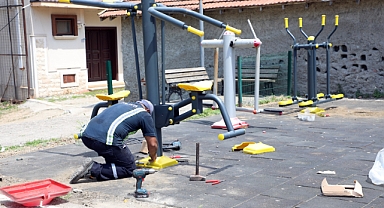 MUDANYA’DA PARKLAR YENİLENİYOR